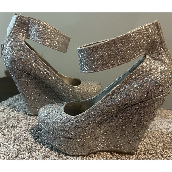 Dream Pairs Silver Glitter Wedge Sandals Size 6.5 - Picture 4 of 5